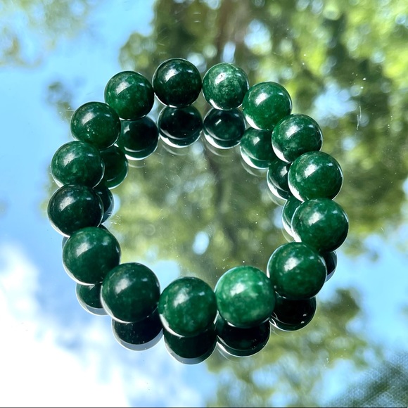 14mm Natural Green Russian Jade Beaded Bracelet - adjustable - Picture 8 of 11